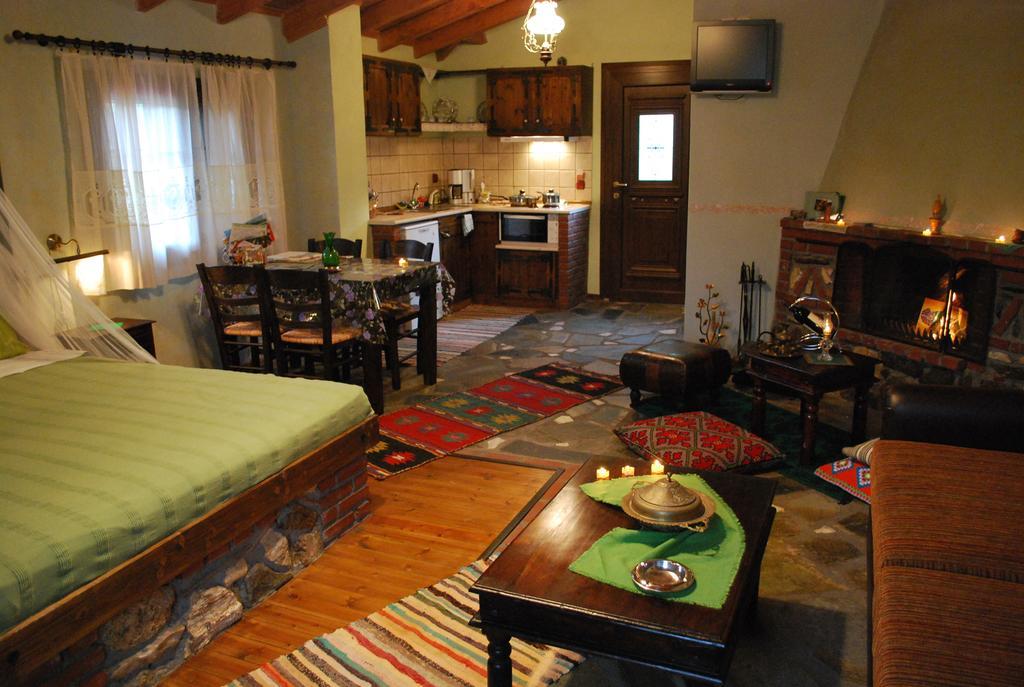 Tzivaeri Hotel Likodhromion Room photo